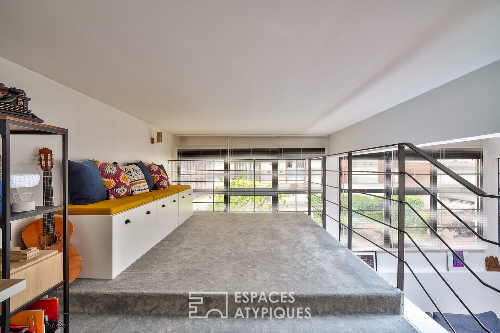 Former photo studio revisited in contemporary loft
