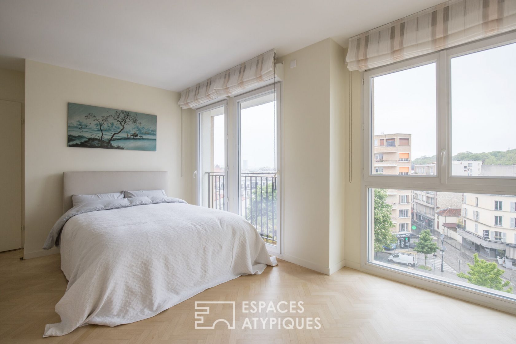 Luxury apartment on the top floor with terrace