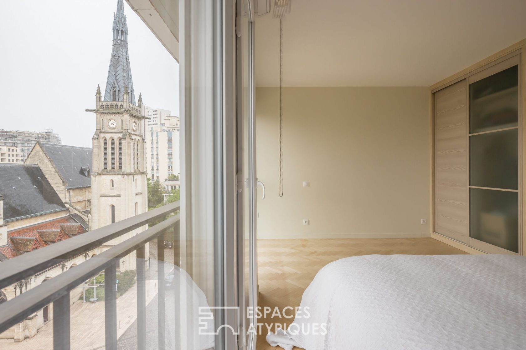 Luxury apartment on the top floor with terrace