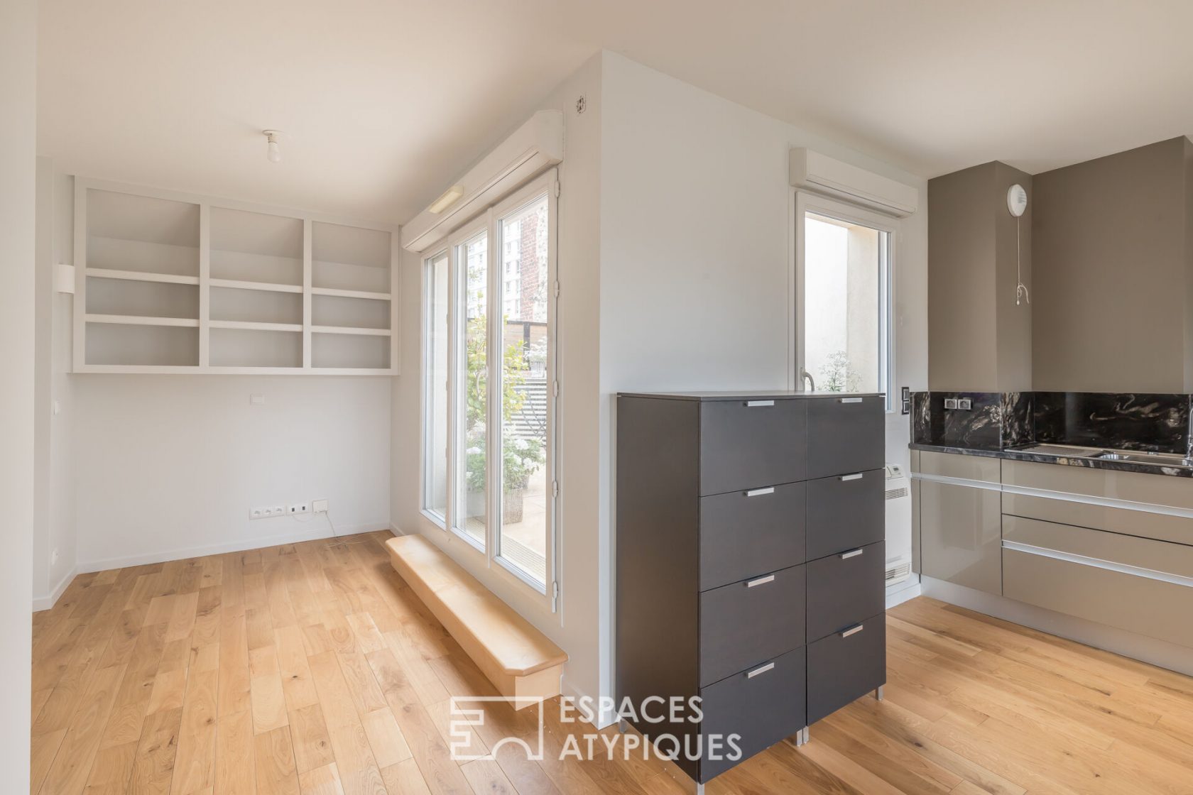 Luxury apartment on the top floor with terrace