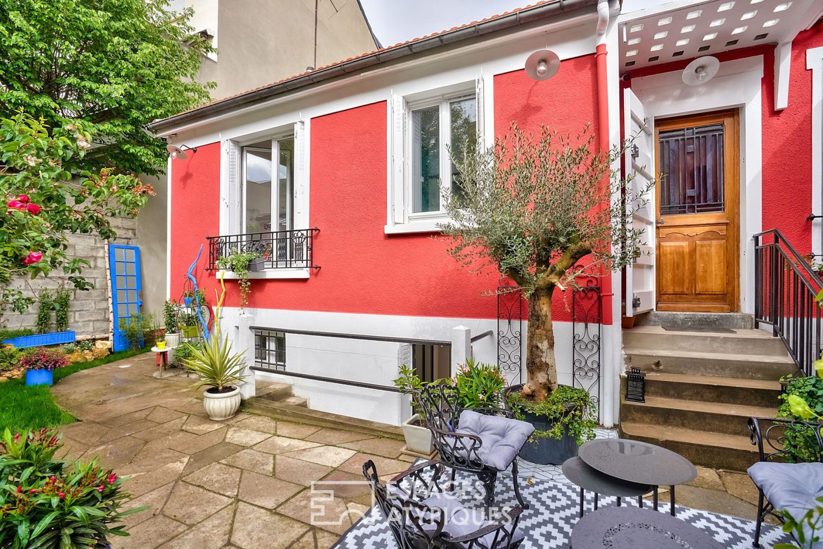 Renovated house with garden and outbuilding