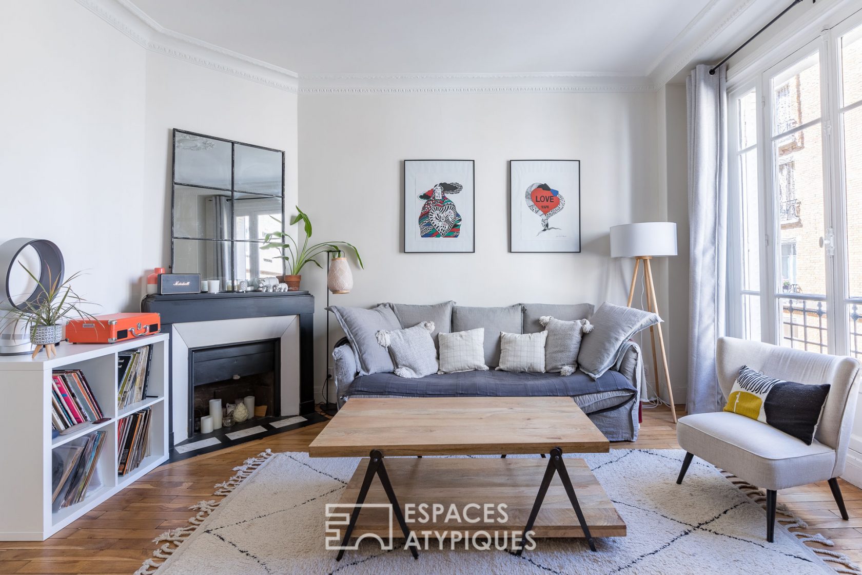Renovated crossing apartment on garden