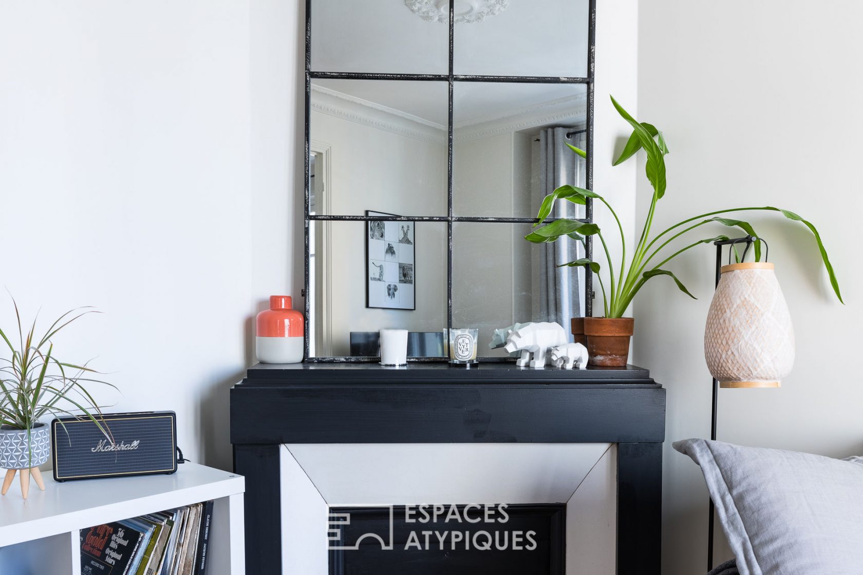 Renovated crossing apartment on garden