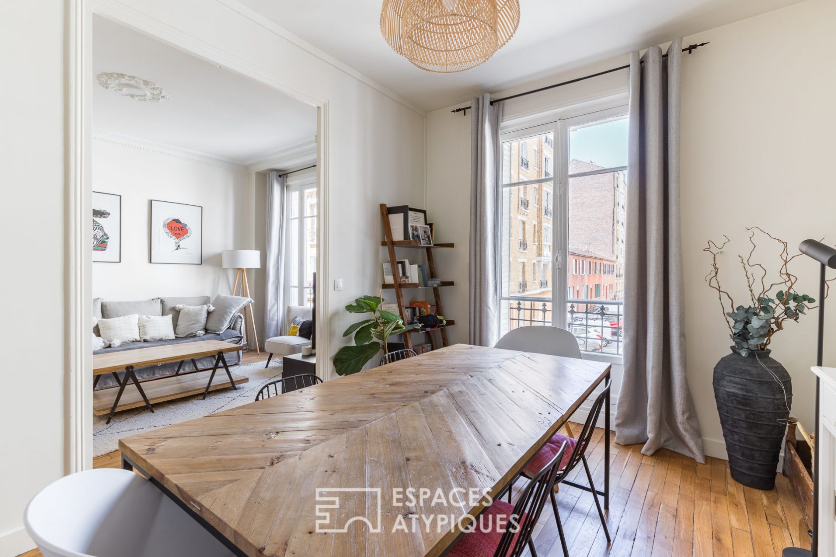 Renovated crossing apartment on garden