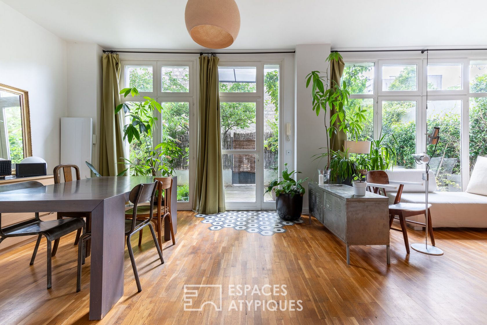 Loft-style apartment with garden