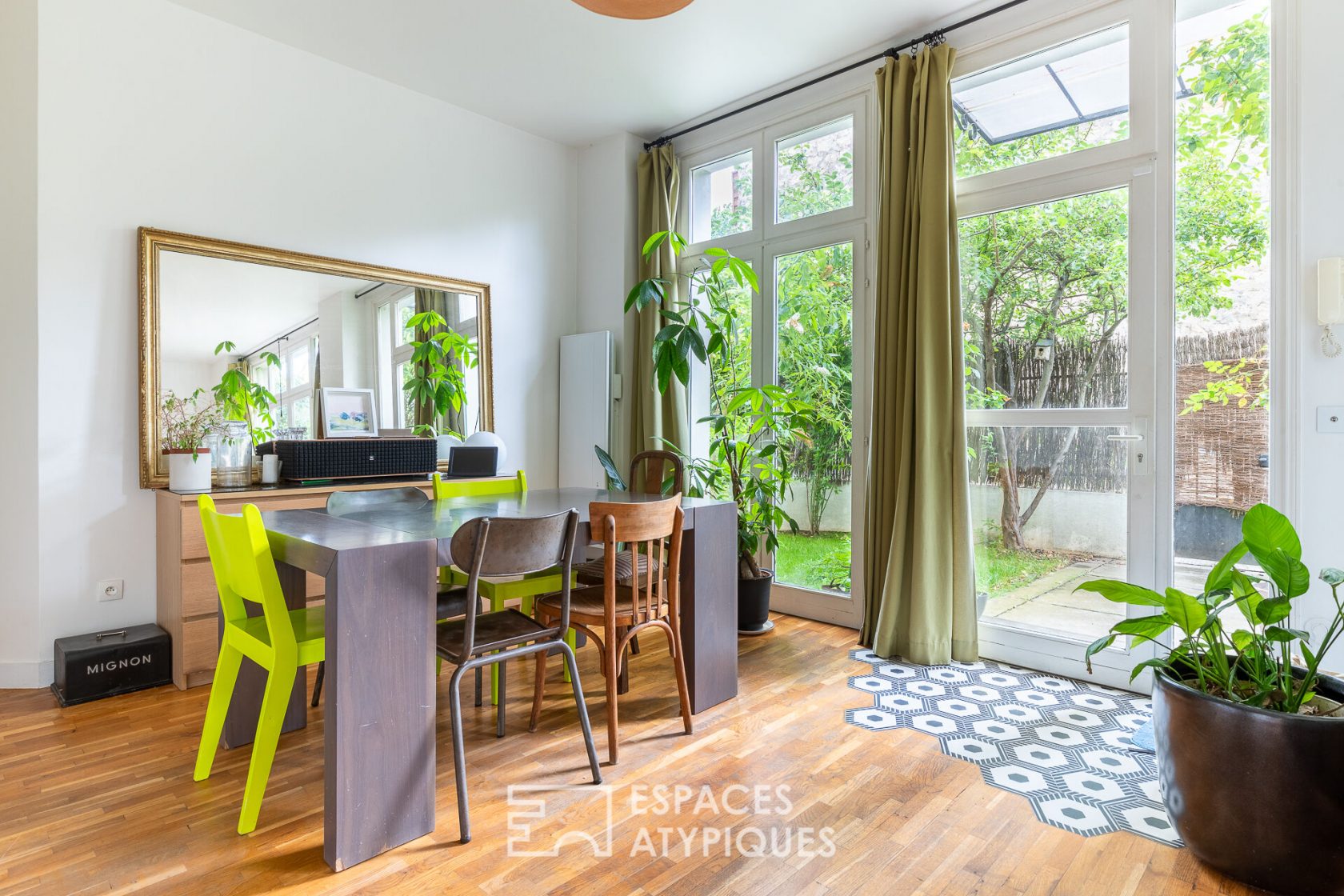 Loft-style apartment with garden