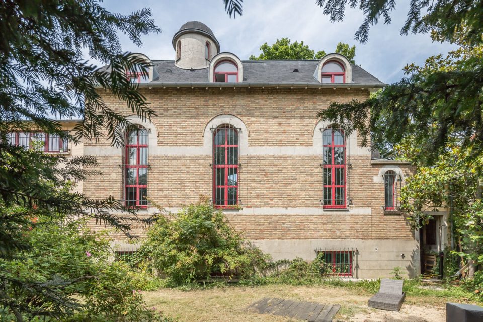 92320 CHATILLON - Ancienne chapelle réhabilitée avec terrasse et jardin - Réf. 3133EP