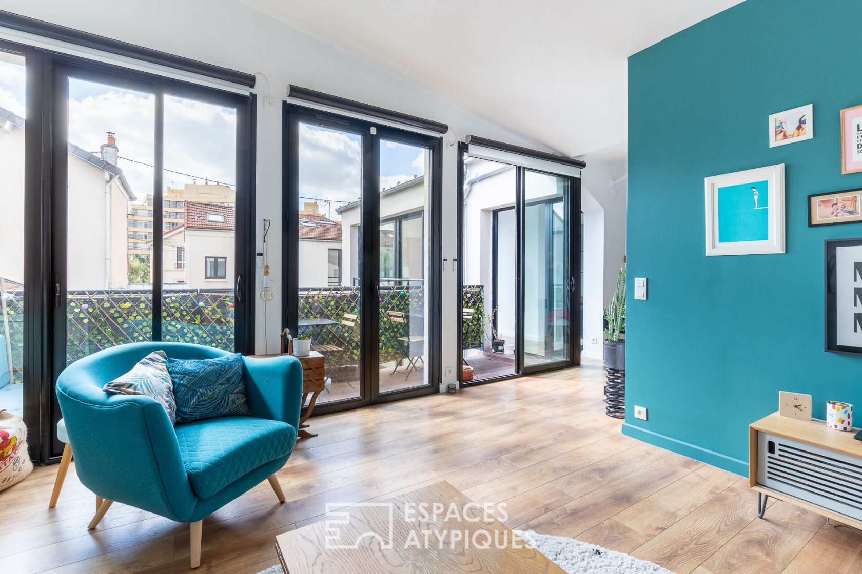 House-style duplex with south-facing balcony