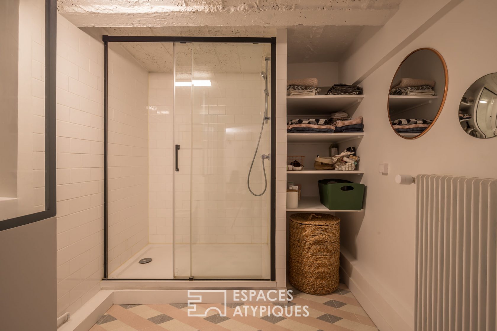 Former laboratory transformed into a loft-style duplex