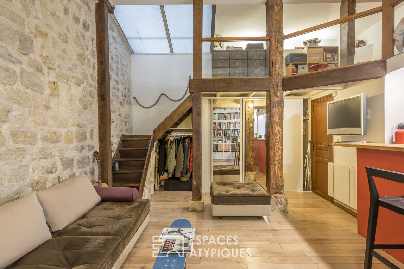 Mini loft on courtyard with mezzanine