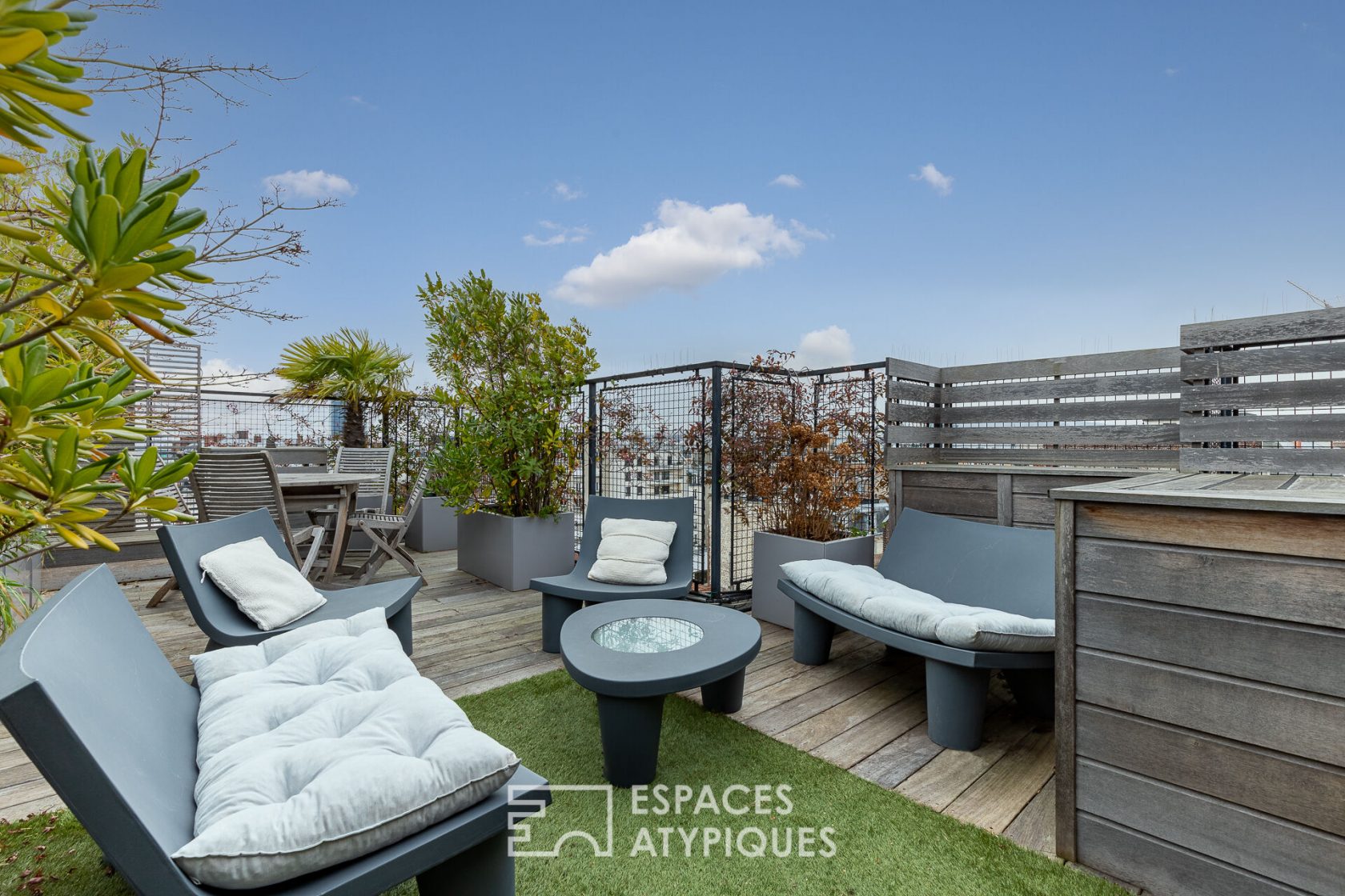 Duplex on the top floor with roof-terrace