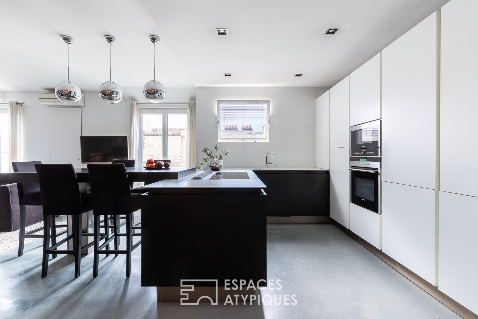 Duplex on the top floor with roof-terrace