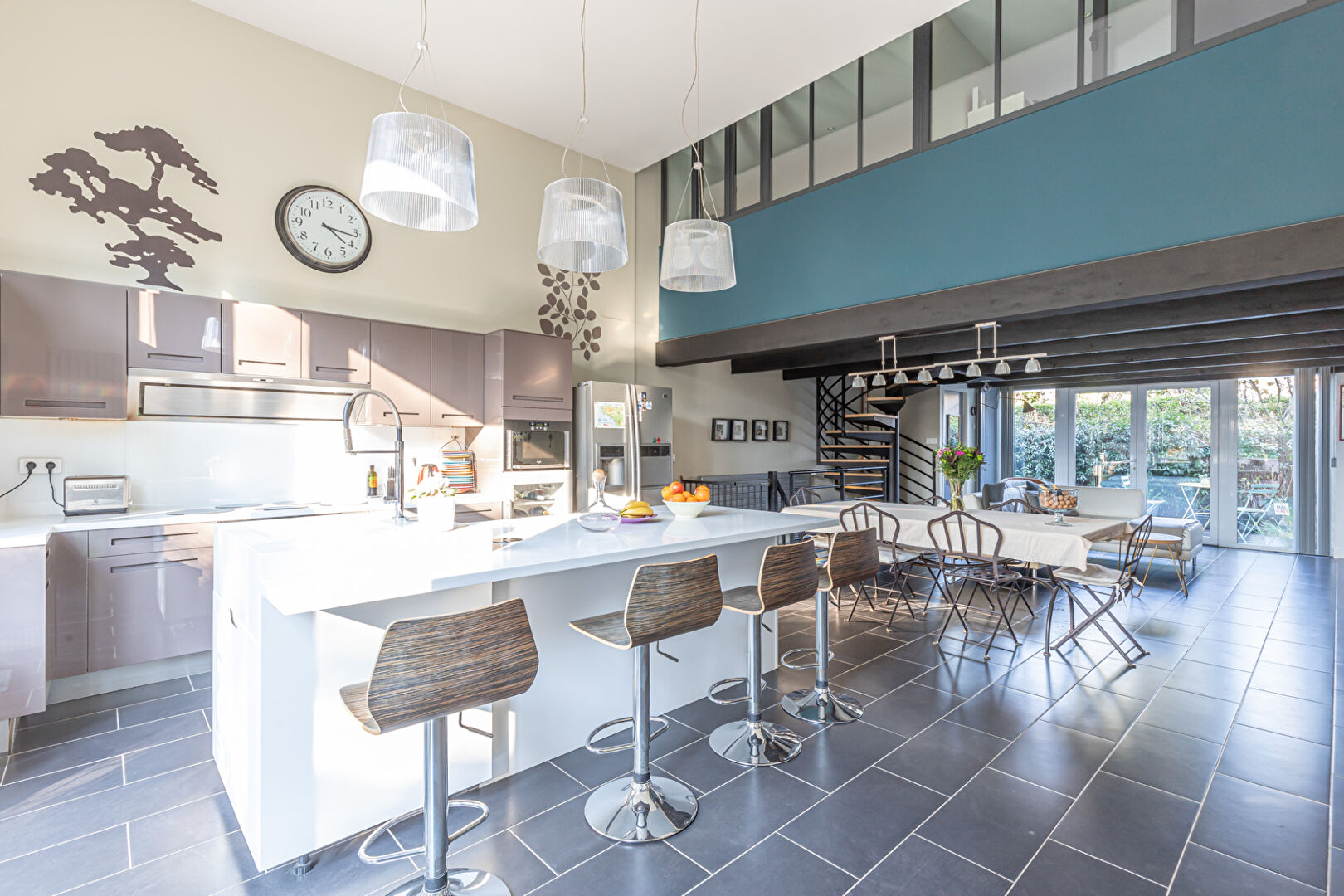 Loft with terraces and garden in a former printing house