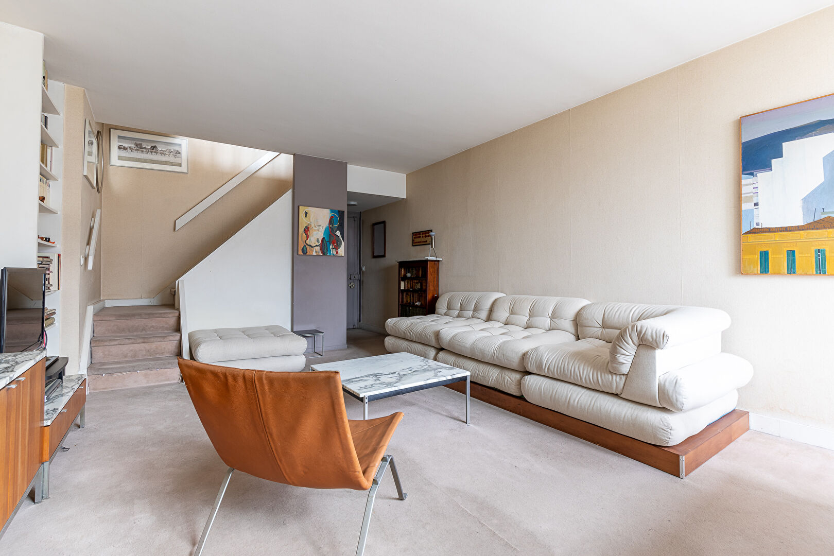 Duplex on the top floor with terraces and Eiffel Tower view