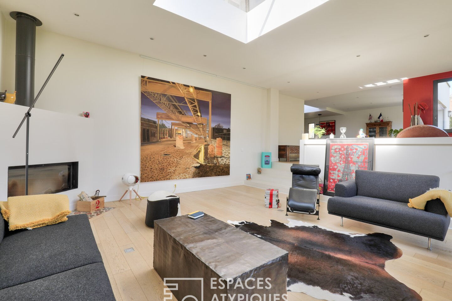 Maison cubique d’architecte avec jardin