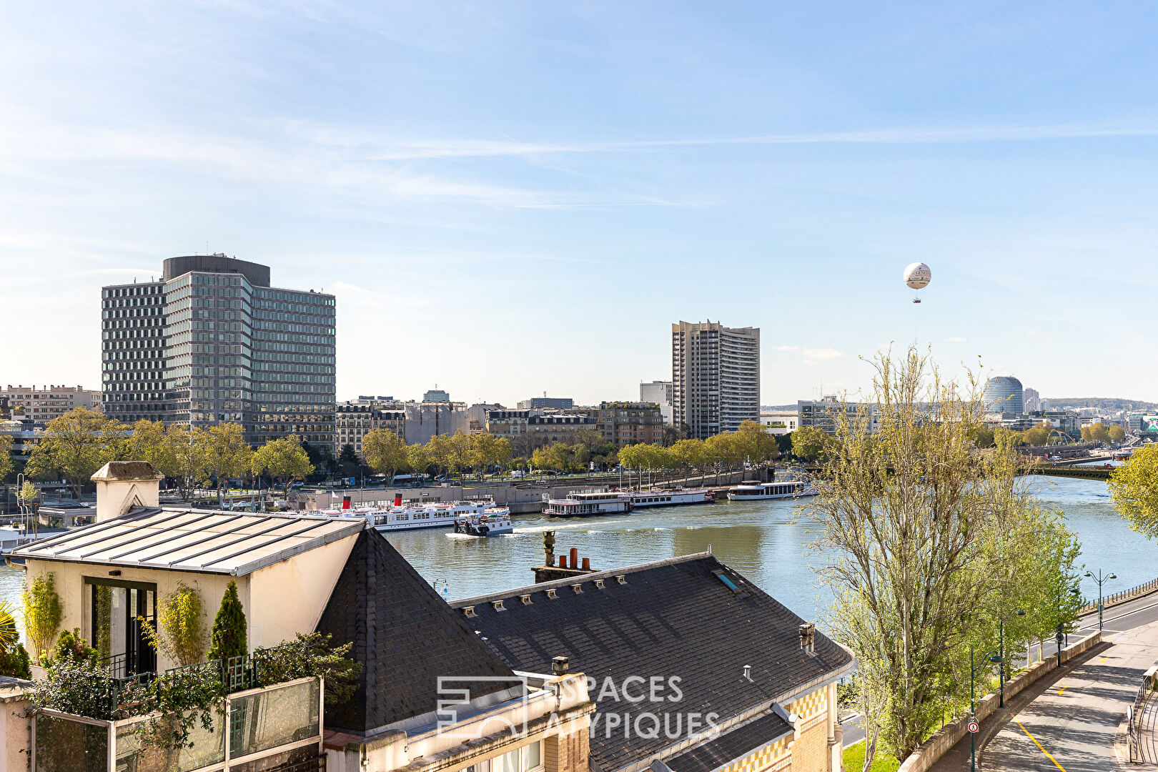High floor near the banks of the Seine