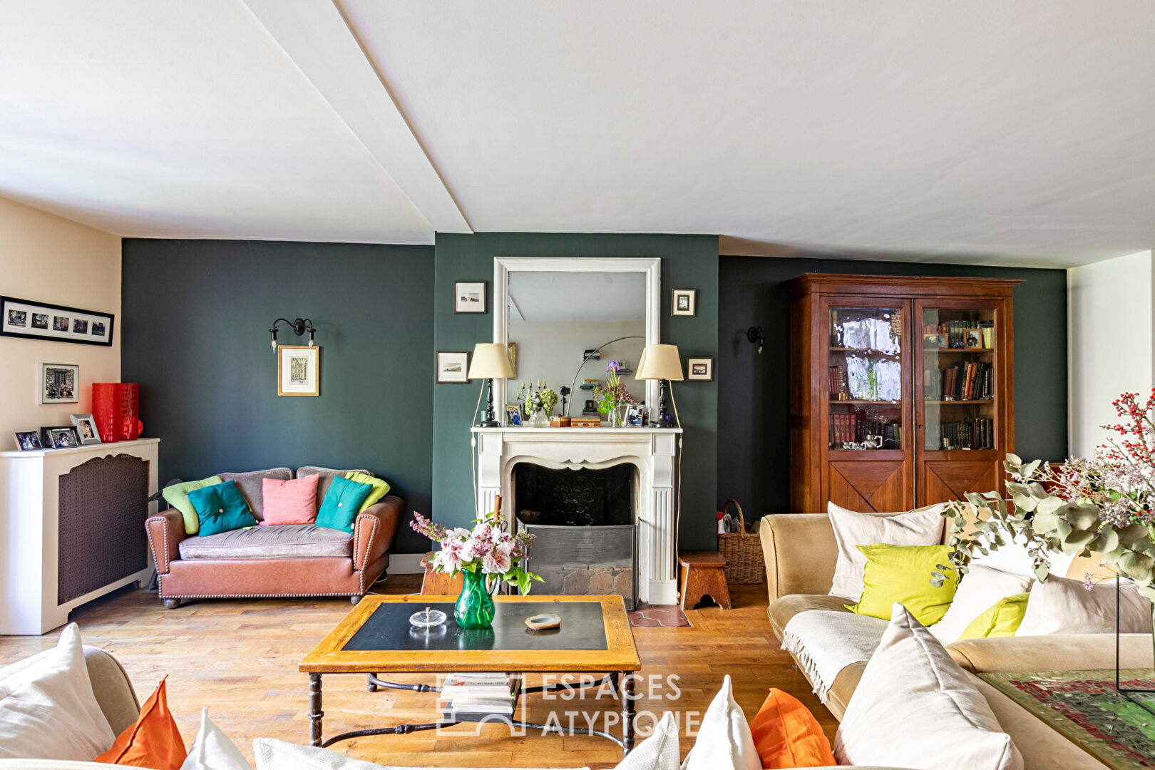 Maison-Loft aux structures Eiffel avec jardin verdoyant