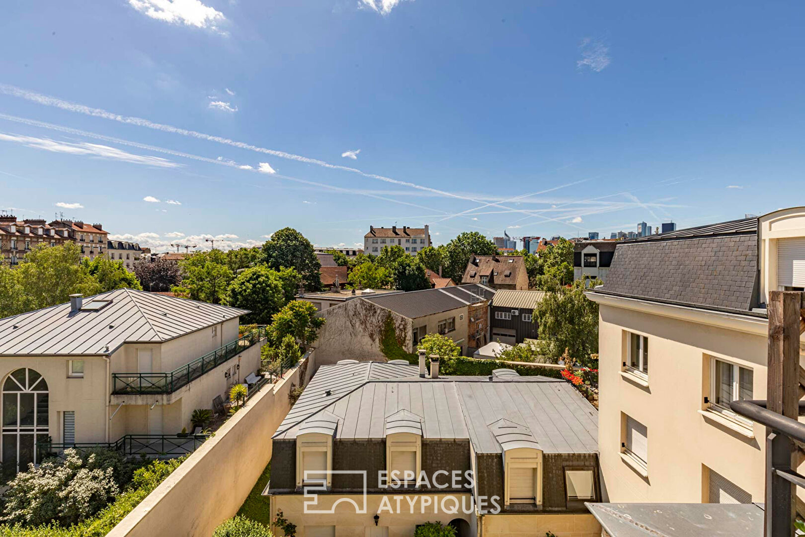 Top floor with terrace and open view