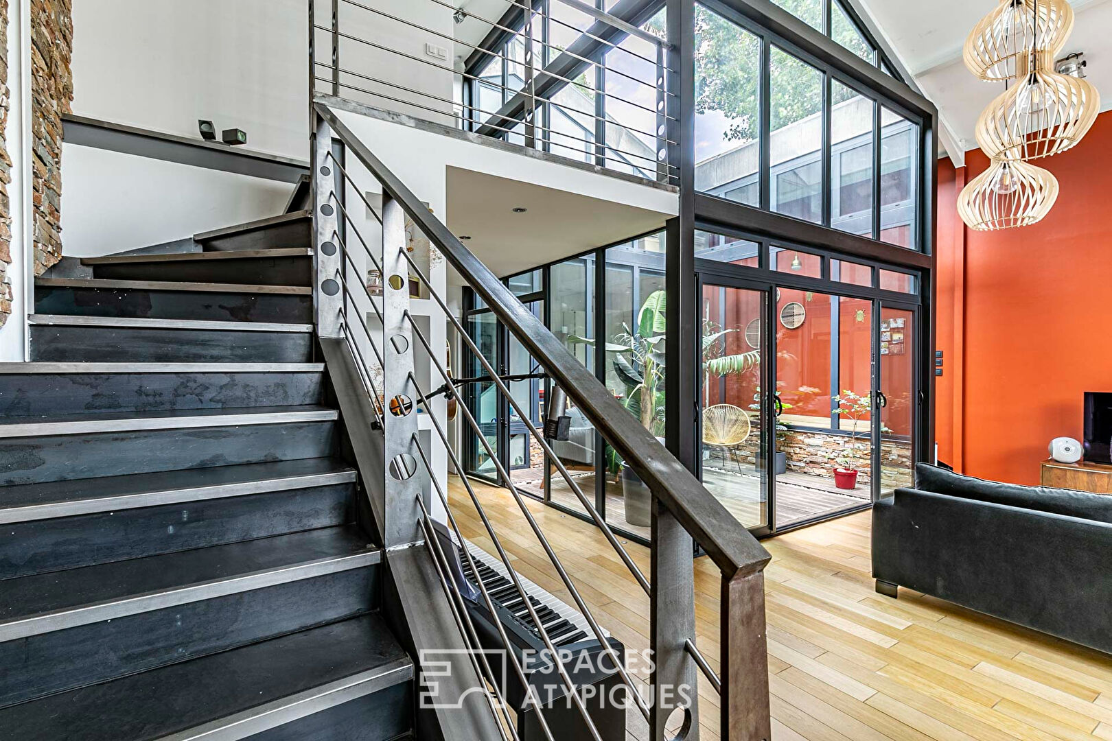 Maison-loft avec jardin et patio