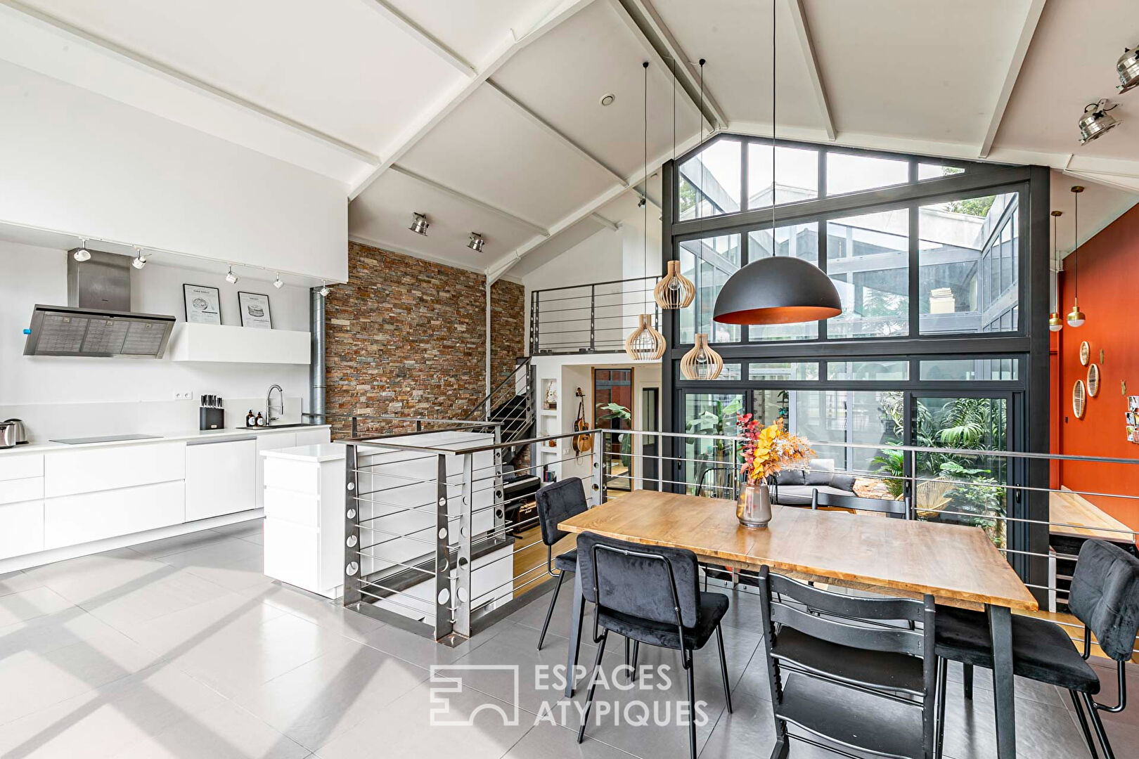 Maison-loft avec jardin et patio