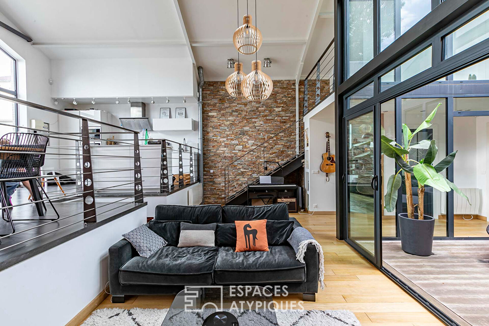 Maison-loft avec jardin et patio