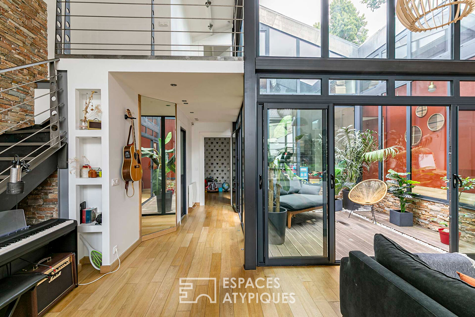 Maison-loft avec jardin et patio