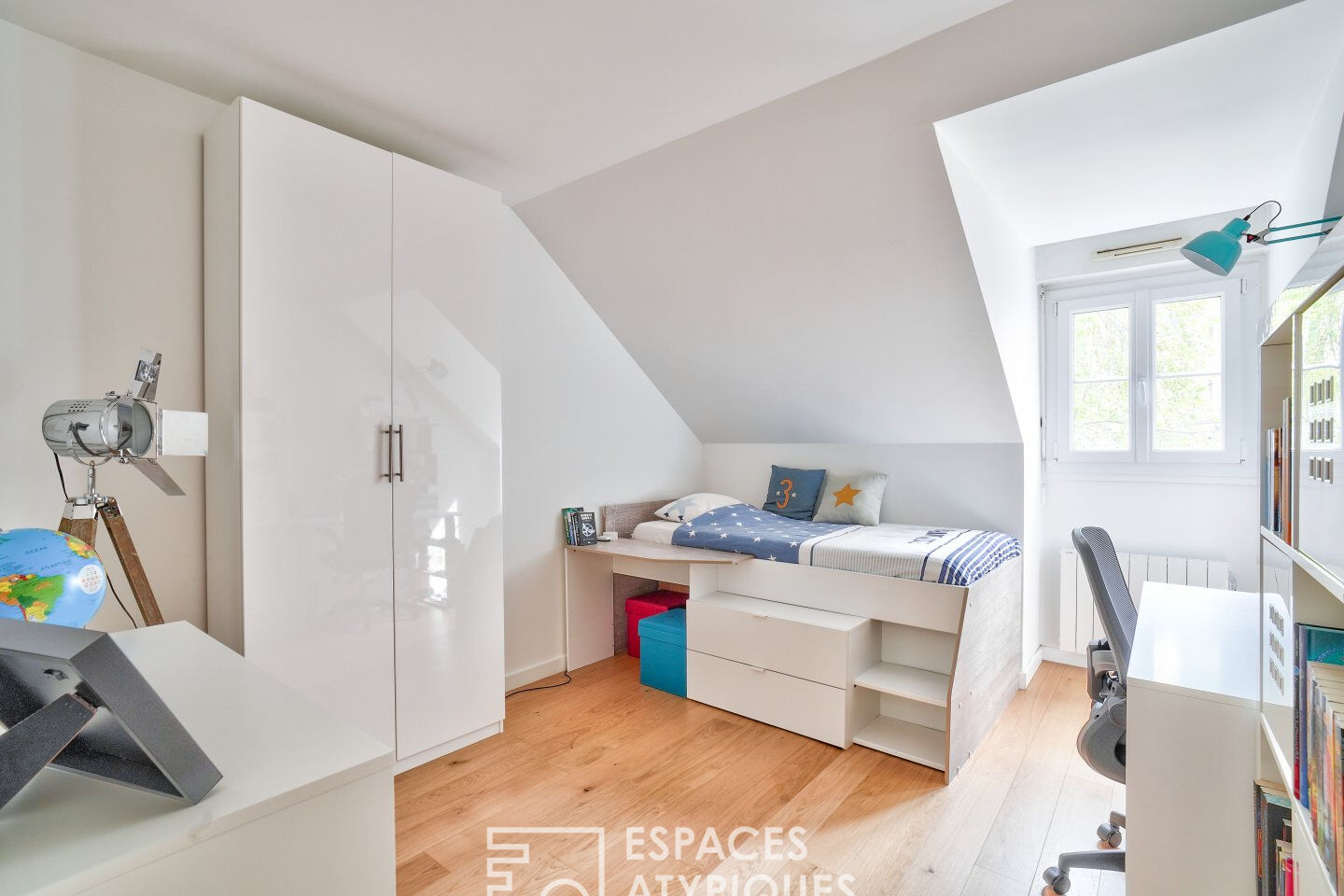 Duplex on the top floor house spirit
