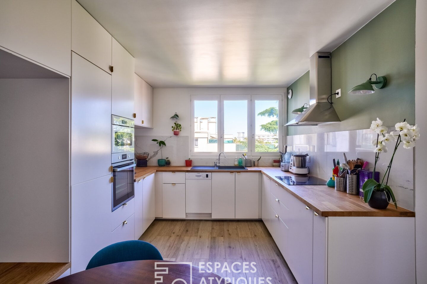 Apartment with open view and large green terrace