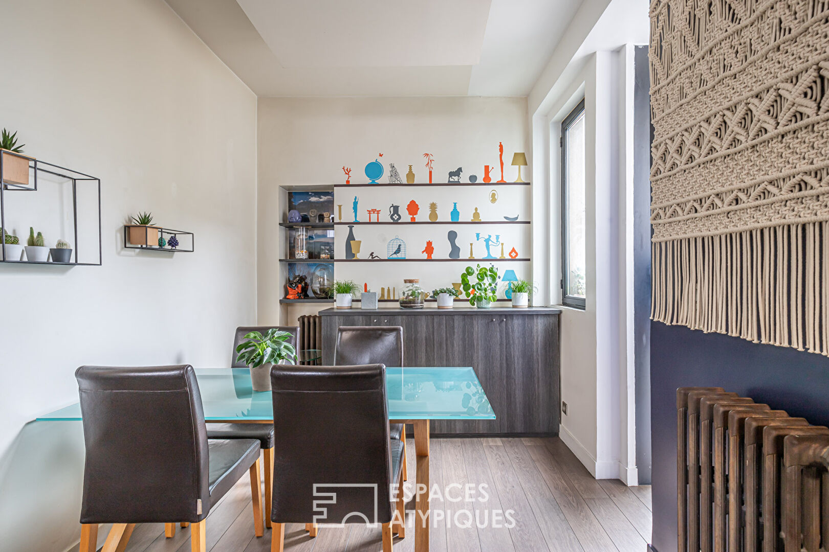 Apartment with glass facade