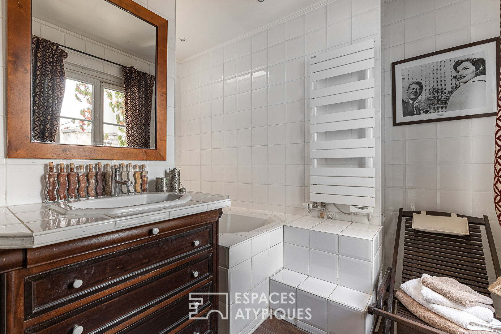 Top floor duplex with long balcony