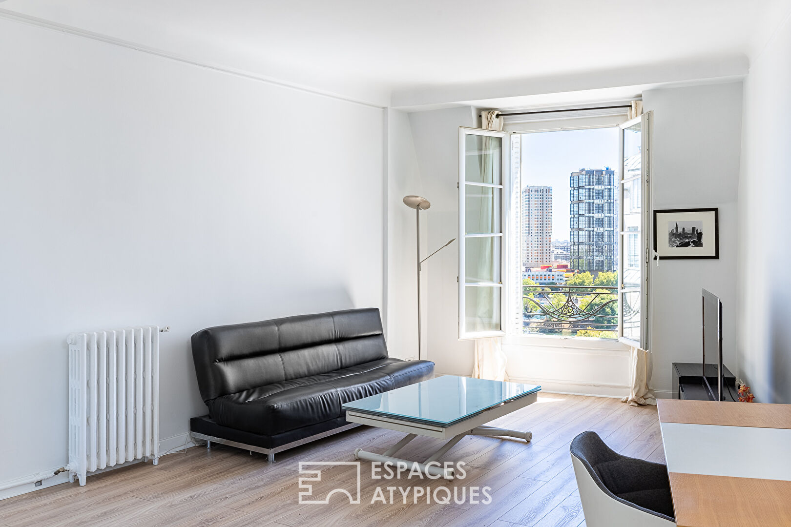 High floor apartment with open views