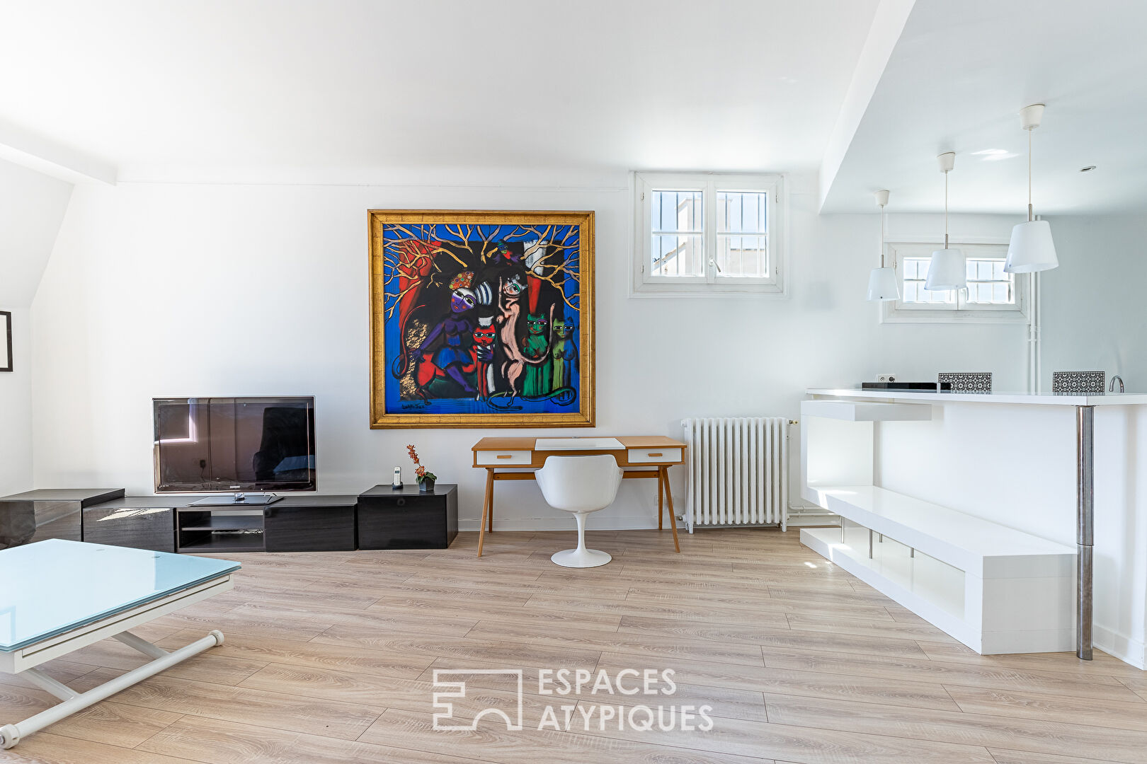 High floor apartment with open views