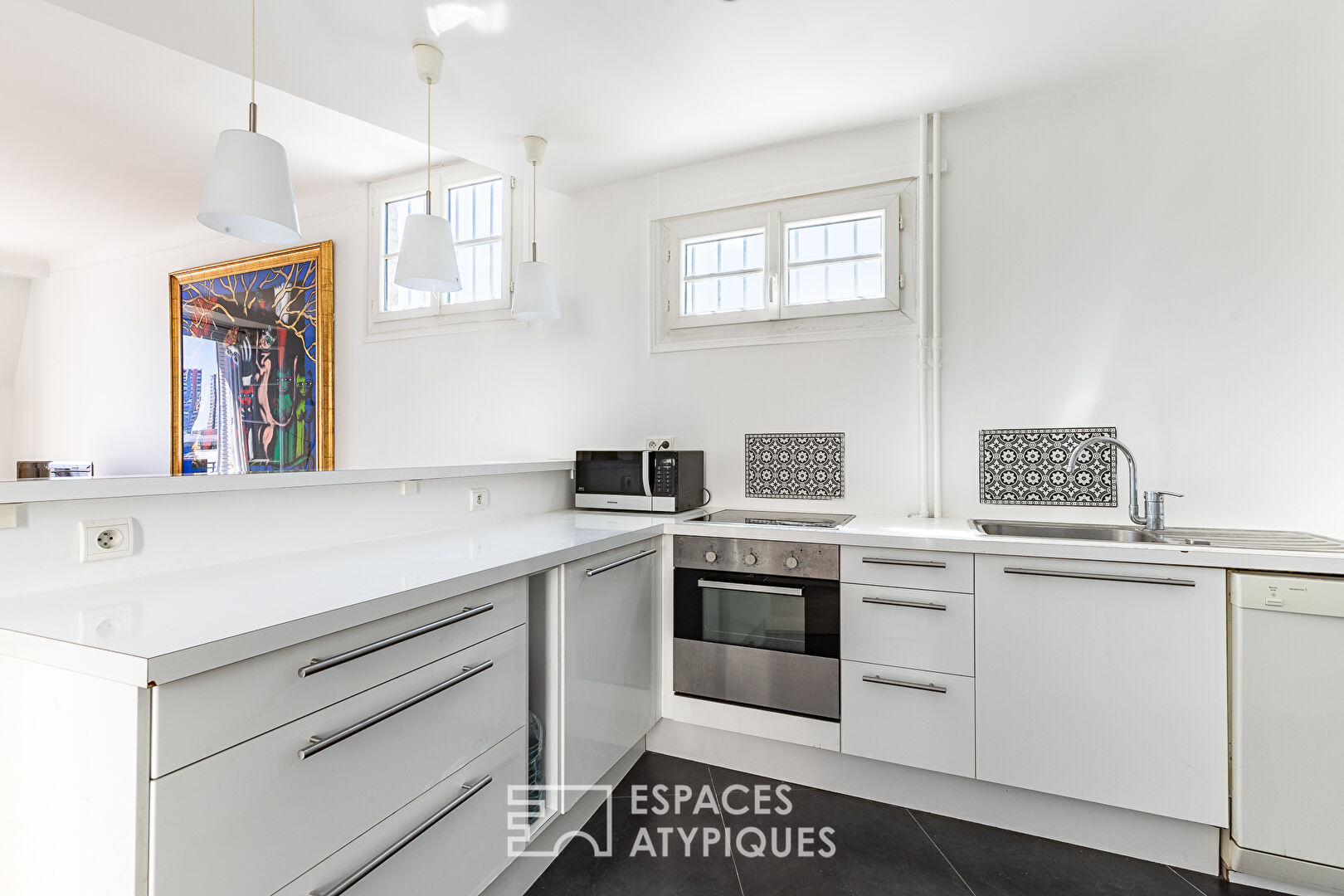 High floor apartment with open views