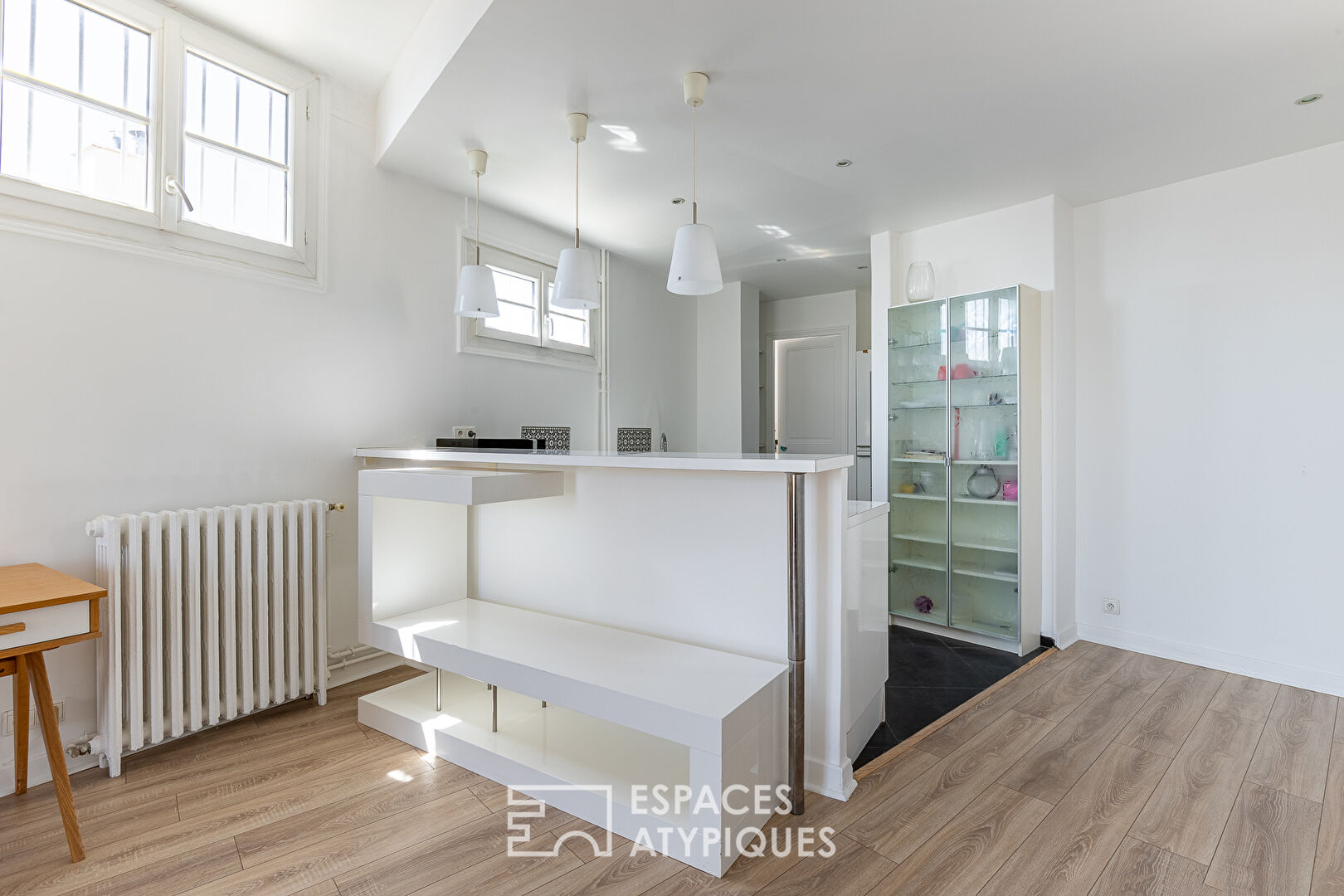 High floor apartment with open views
