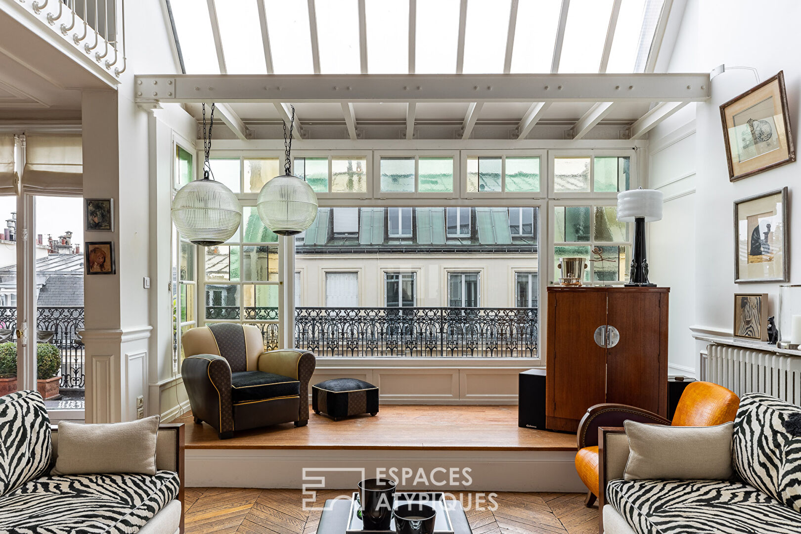 Top floor in the artist’s studio spirit and balcony-terrace