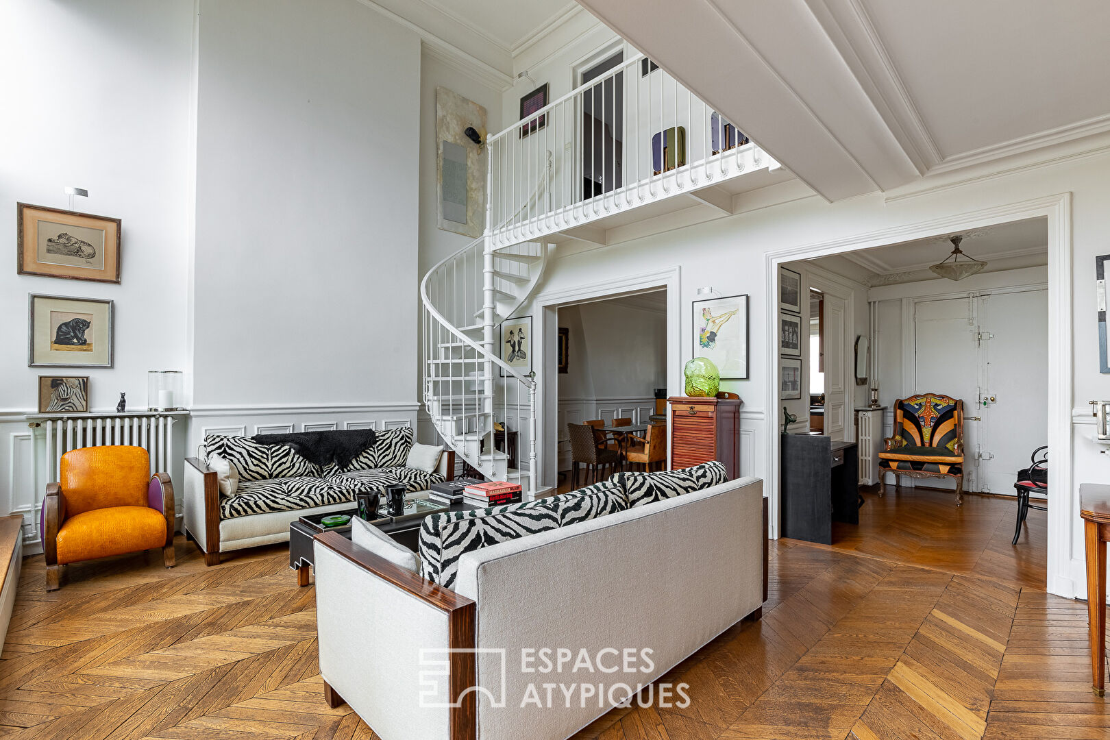 Top floor in the artist’s studio spirit and balcony-terrace