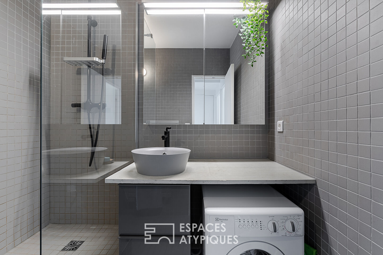 Architect’s apartment in Fernand Pouillon residence