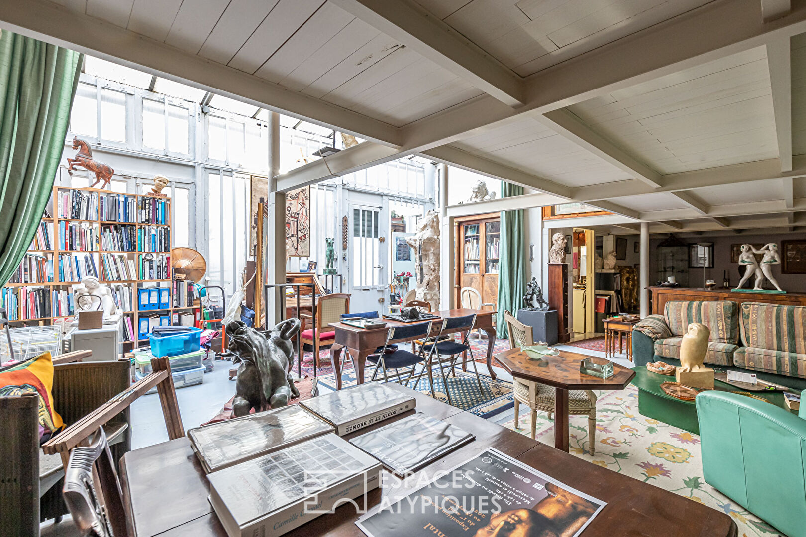 Appartement et ancien atelier de photographe avec terrasse à repenser