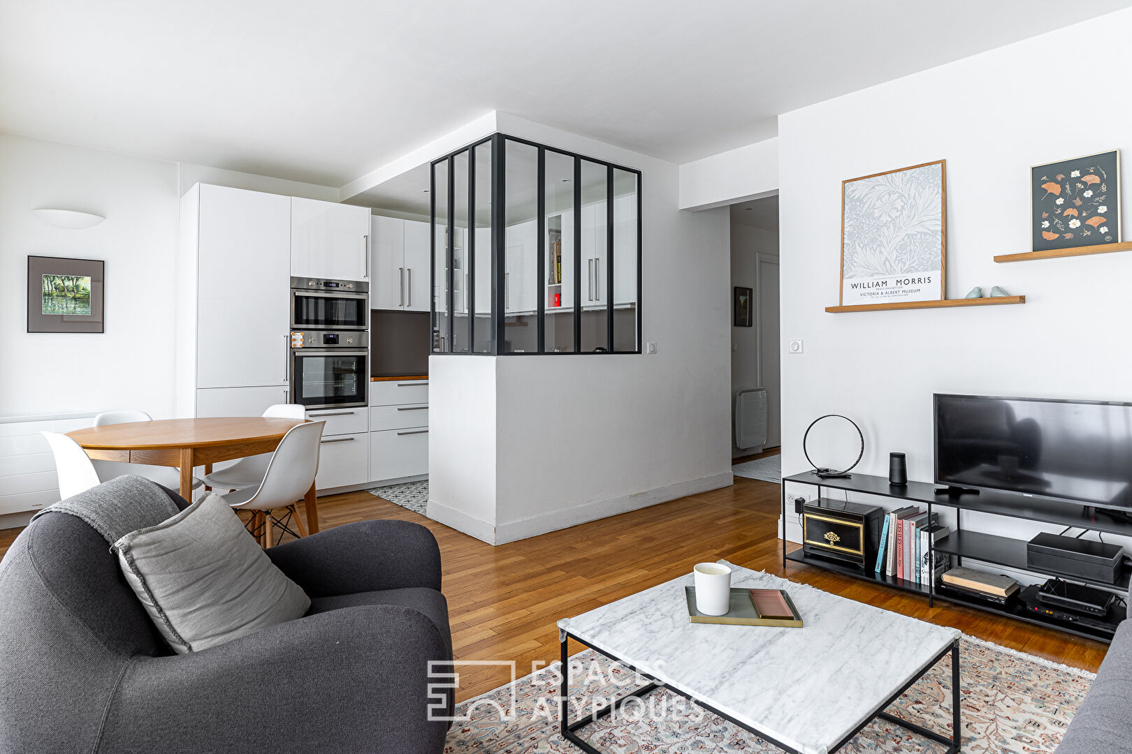 Appartement traversant avec balcon