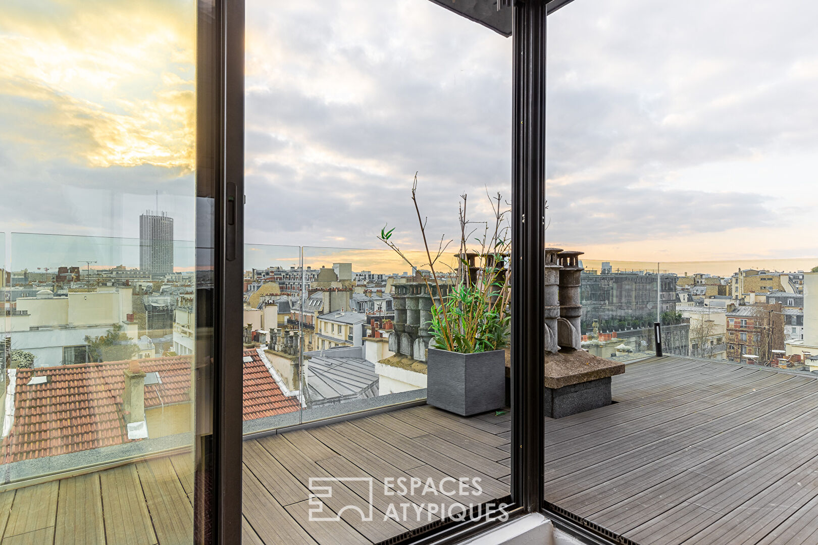 Roof top duplex with double terrace and breathtaking view of Paris