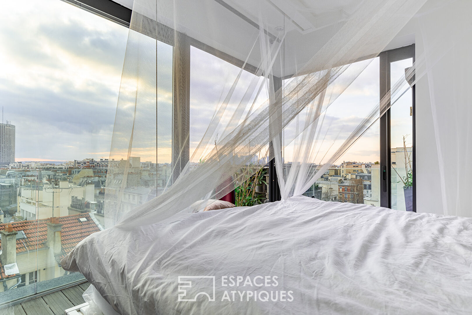 Roof top en duplex avec double terrasses et vue vertigineuse sur Paris