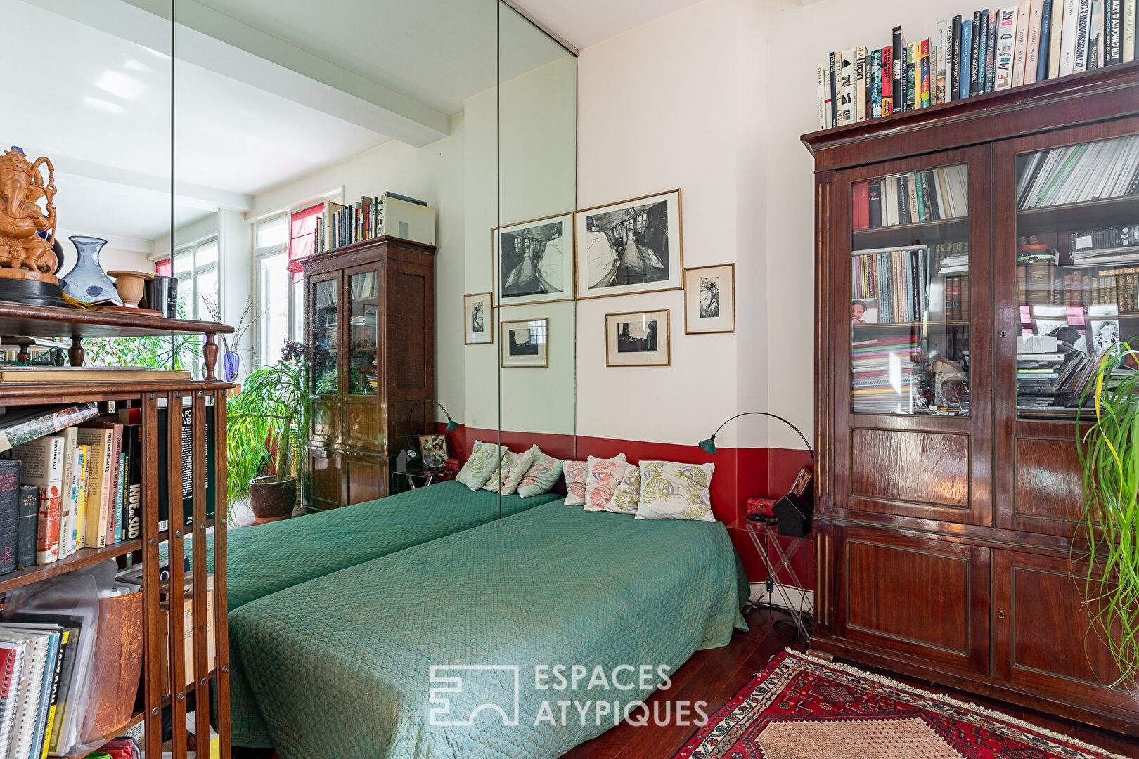 Apartment with a bird’s eye view of the green garden