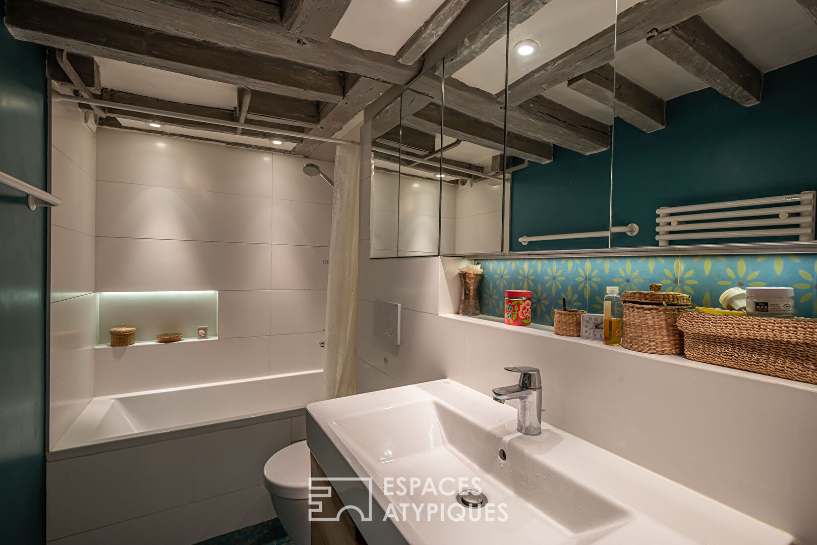 Top floor with terrace and exceptional views