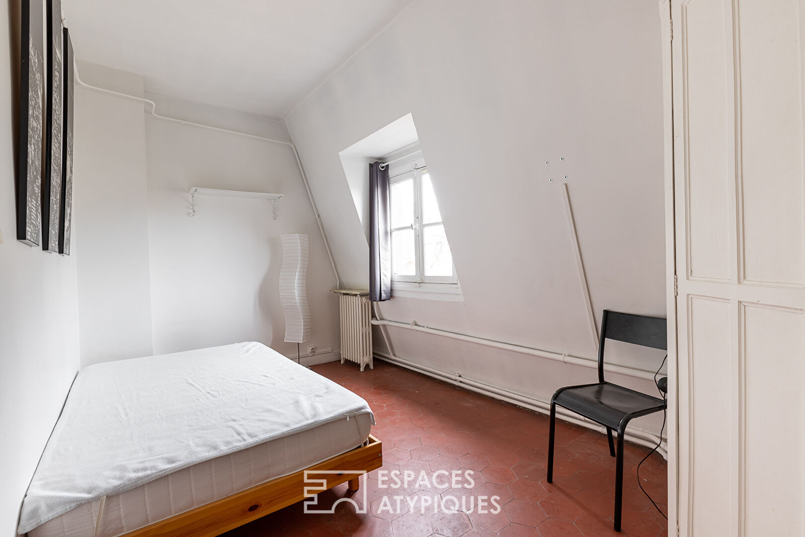 Duplex with English courtyard and studio near Etoile