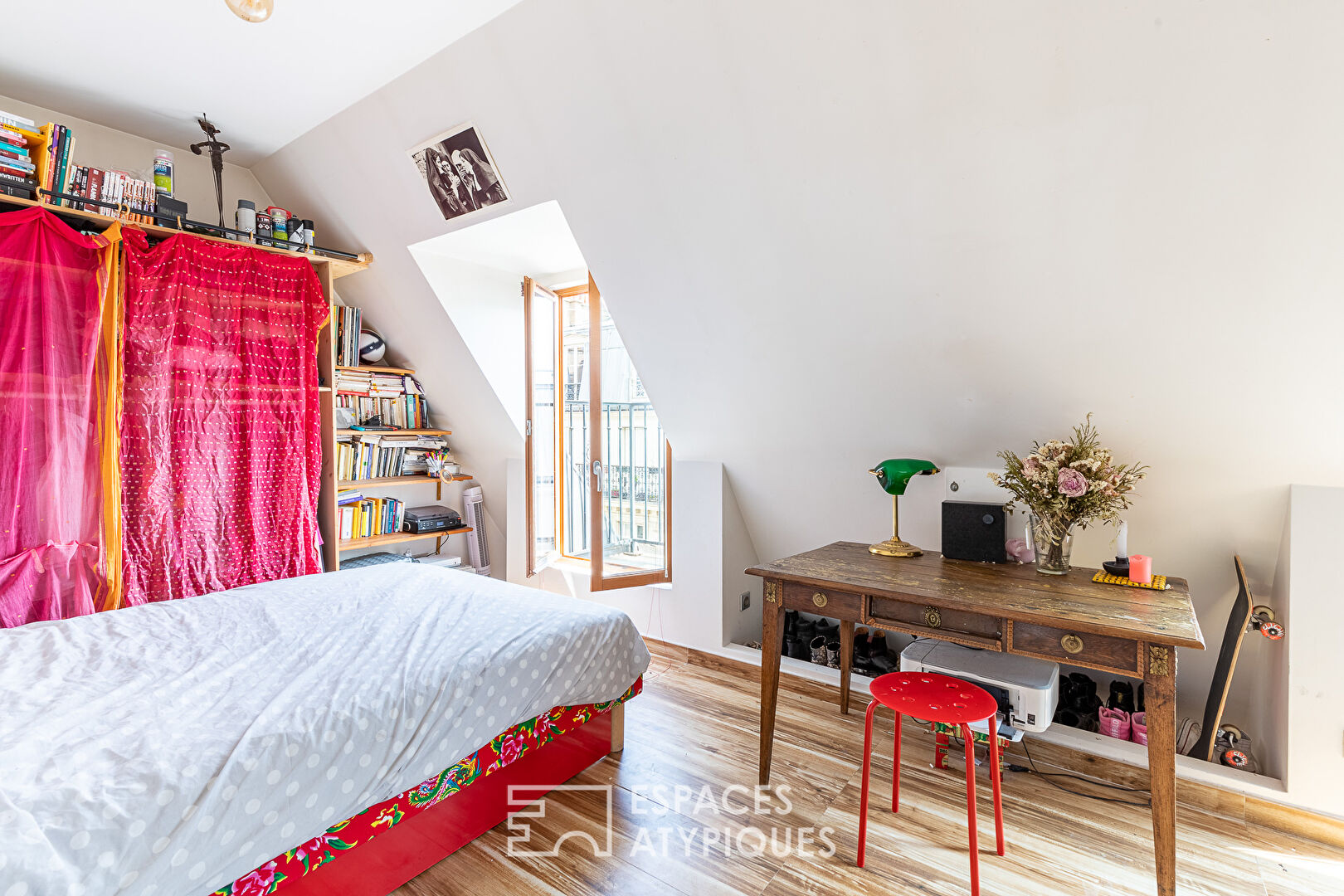 Top floor studio with balconies