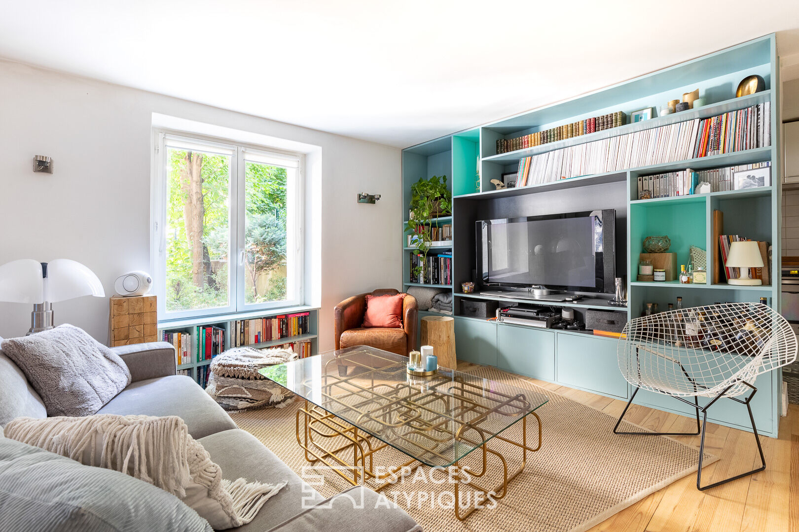Charming Montmartre apartment on tree-line courtyard