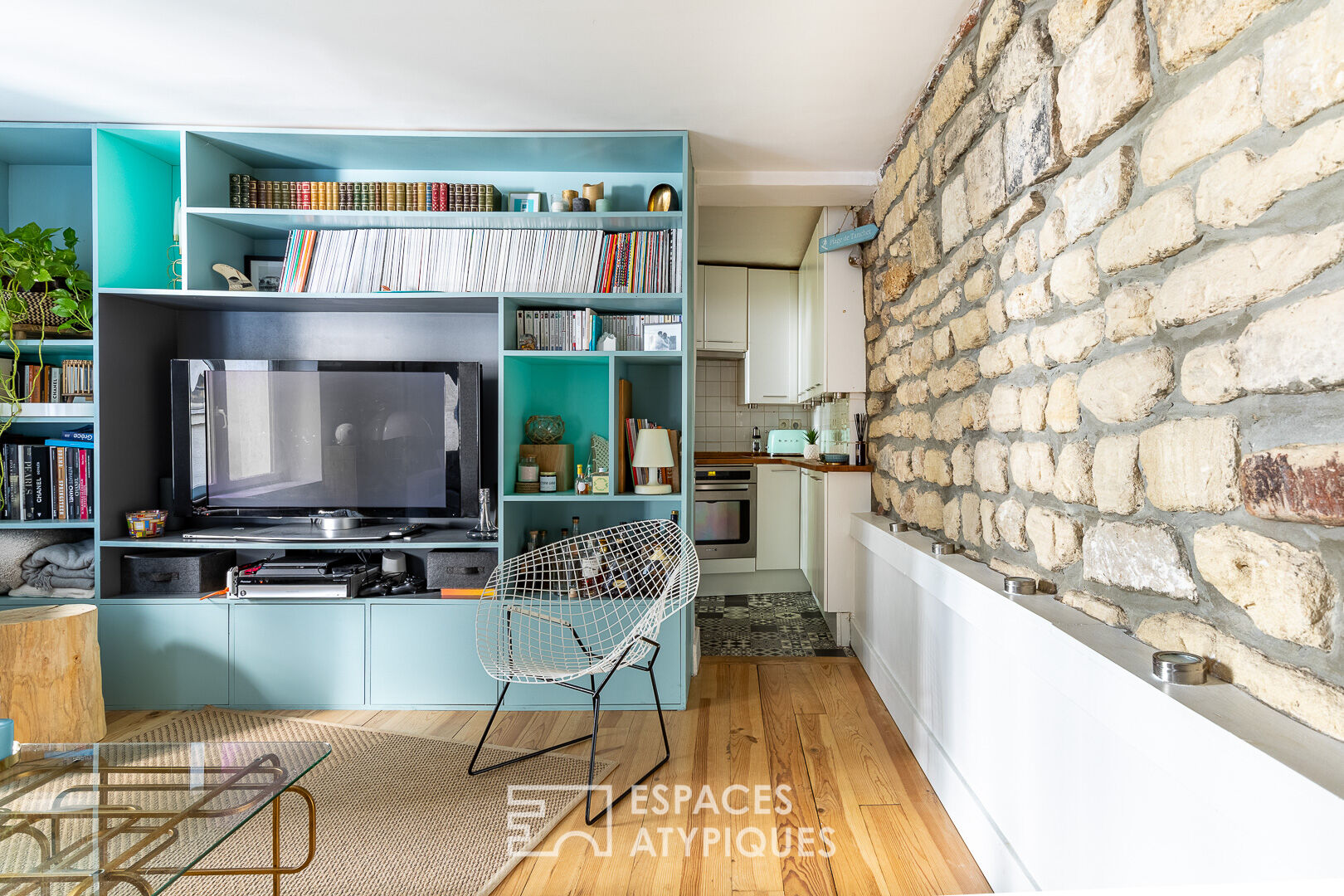 Charming Montmartre apartment on tree-line courtyard