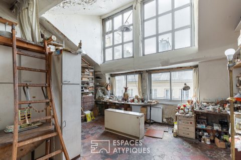 Ancien atelier de peinture traversant en dernier étage à rénover