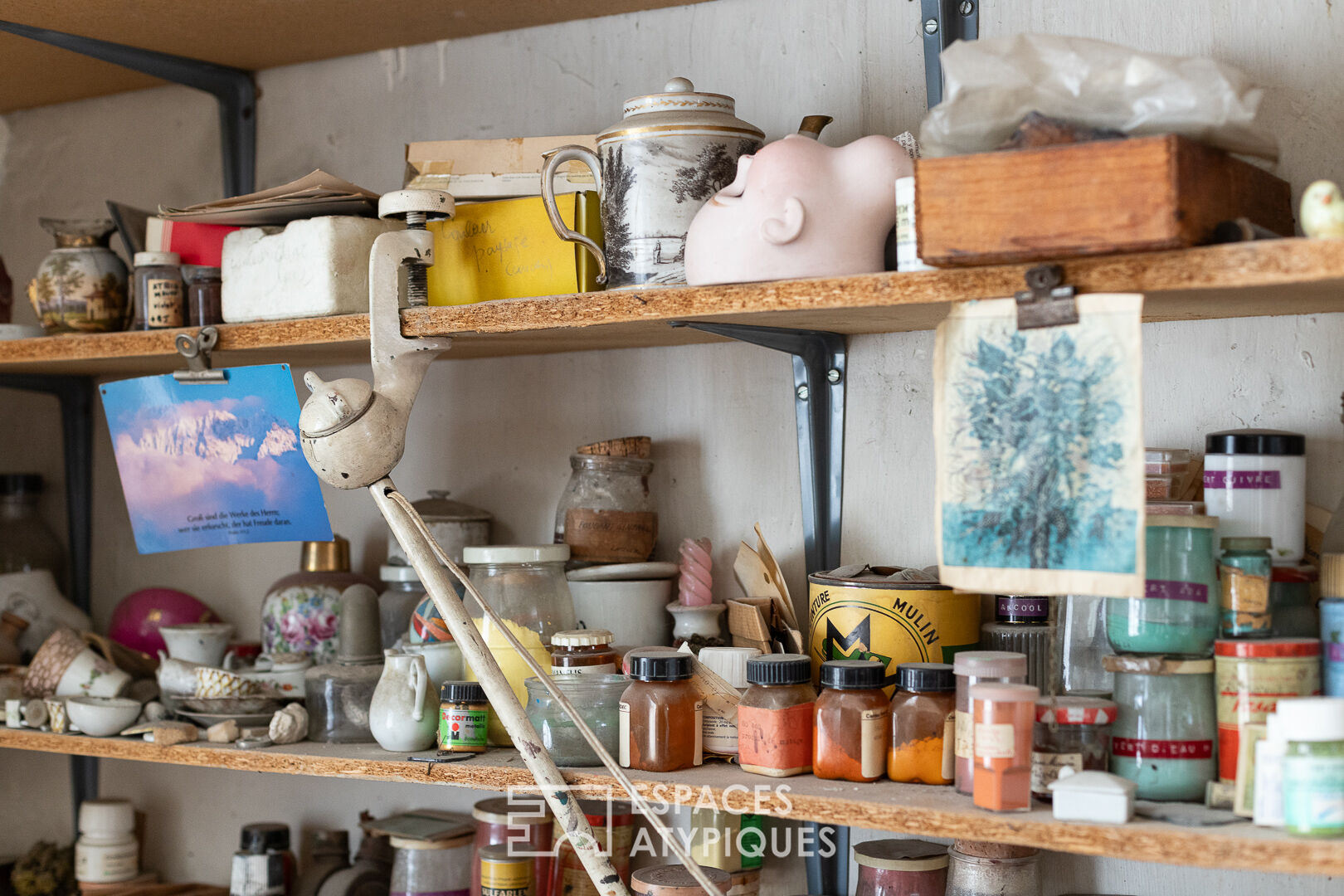 Ancien atelier de peinture traversant en dernier étage à rénover