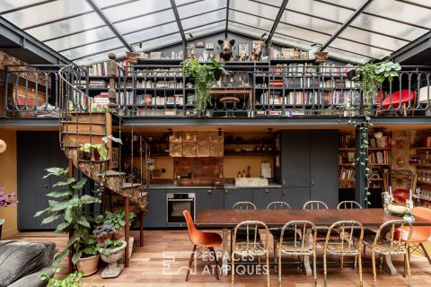 Former stables transformed into a loft in Montmartre